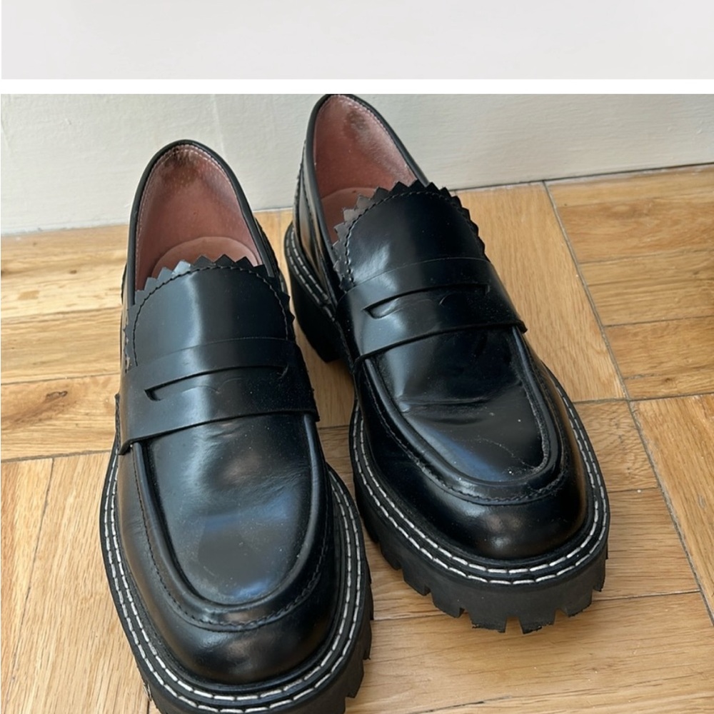 Last loafers in black!